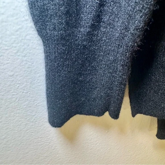 AQUA Cashmere Black Crewneck Sweater – 100% Cashmere – Size M - Picture 5 of 6